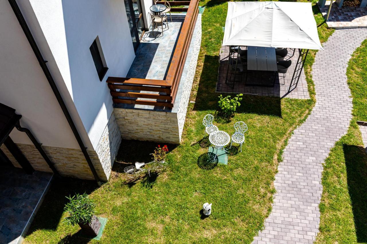 Yael Luxury Apartments 2 Buşteni Exteriör bild