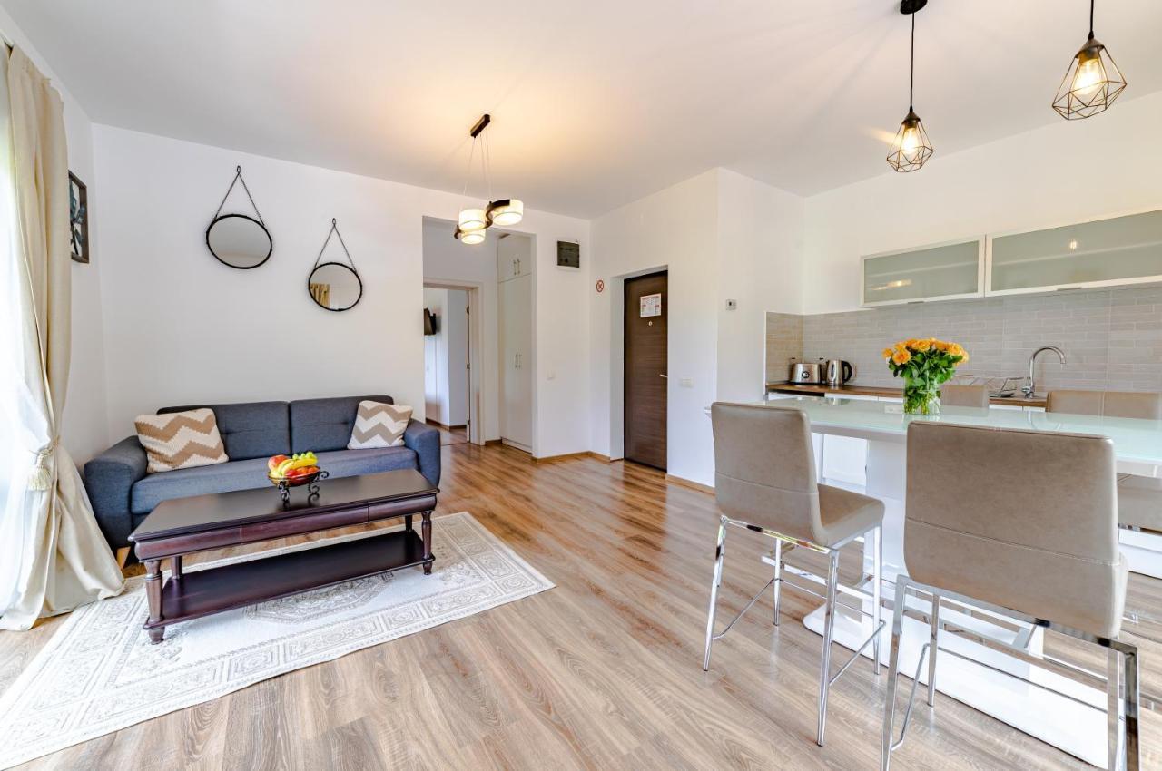 Yael Luxury Apartments 2 Buşteni Exteriör bild