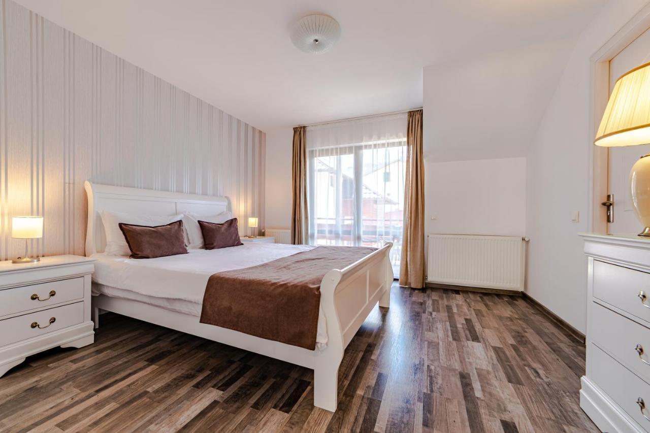 Yael Luxury Apartments 2 Buşteni Exteriör bild