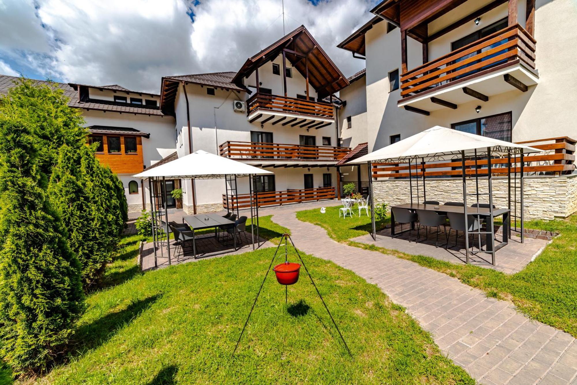 Yael Luxury Apartments 2 Buşteni Exteriör bild